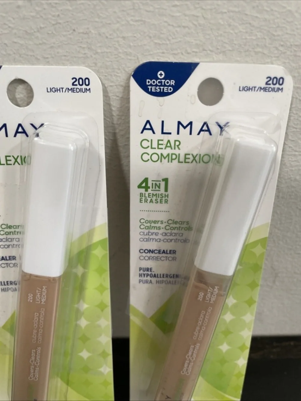 ALMAY Clear Complexion 4-in-1 Concealer # 200 LIGHT/MEDIUM discontinued, x2